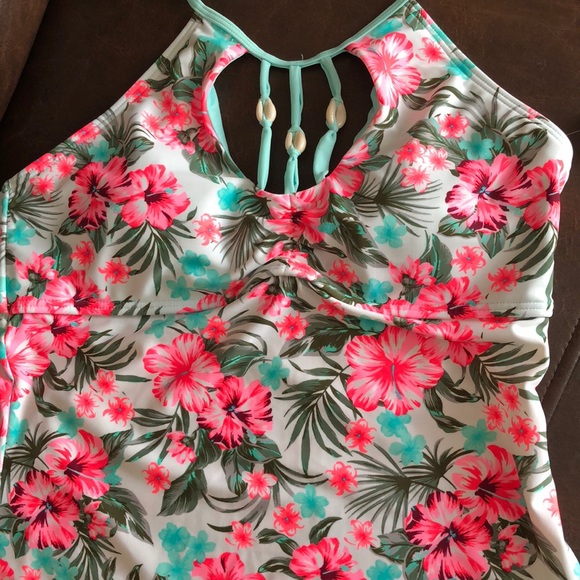 Arizona Floral Tankini Swimsuit Top-Juniors - Picture 3 of 6